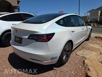 2021 Tesla Model 3 Standard Range Plus - miniatura 3