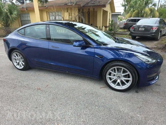 2021 Tesla Model 3 Standard Range Plus - miniatura 4