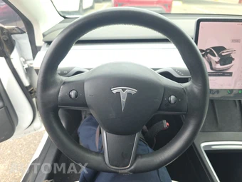 2021 Tesla Model 3 Standard Range Plus – miniatura 10