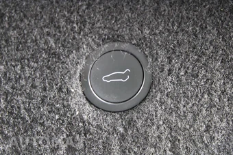 2021 Tesla Model S Plaid - miniatura 24