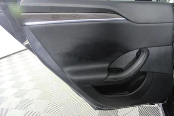 2021 Tesla Model S Plaid - miniatura 43