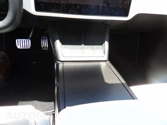2021 Tesla Model S Plaid - miniatura 21