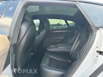 2021 Tesla Model S Plaid - miniatura 14