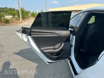 2021 Tesla Model S Plaid - miniatura 17