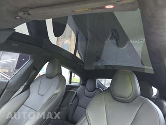 2021 Tesla Model S Plaid – miniatura 8
