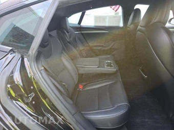 2021 Tesla Model S Plaid – miniatura 17