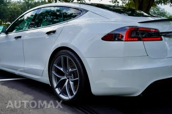 2021 Tesla Model S Plaid - miniatura 6