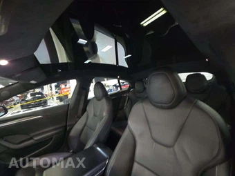 2021 Tesla Model S Plaid – miniatura 8