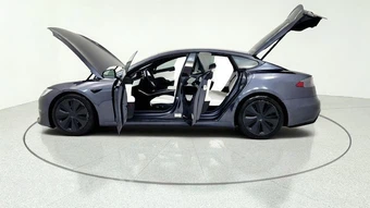 2021 Tesla Model S Plaid - miniatura 15