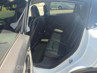 2021 Tesla Model Y Long Range - miniatura 13