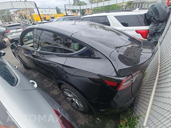 2021 Tesla Model Y Long Range – miniatura 2