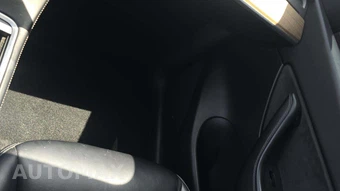 2021 Tesla Model Y Long Range – miniatura 28