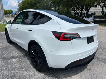 2021 Tesla Model Y Long Range - miniatura 13