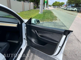 2021 Tesla Model Y Long Range - miniatura 24