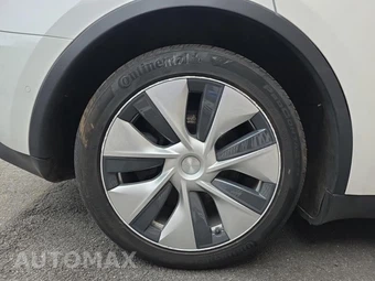 2021 Tesla Model Y Long Range - miniatura 10