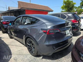 2021 Tesla Model Y Long Range - miniatura 2