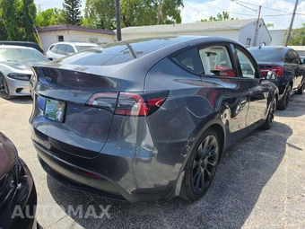 2021 Tesla Model Y Long Range - miniatura 3