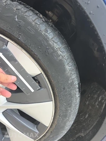 2021 Tesla Model Y Standard Range - miniatura 23