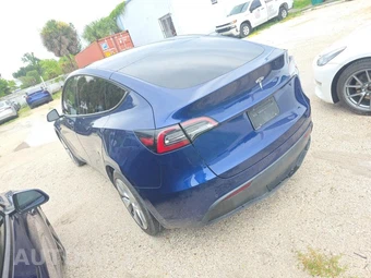 2021 Tesla Model Y Standard Range - miniatura 6