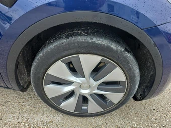 2021 Tesla Model Y Standard Range - miniatura 9