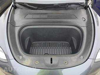 2021 Tesla Model Y Standard Range – miniatura 16