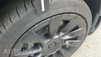 2021 Tesla Model Y Standard Range – miniatura 32