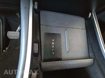 2021 Tesla Model Y Standard Range - miniatura 8