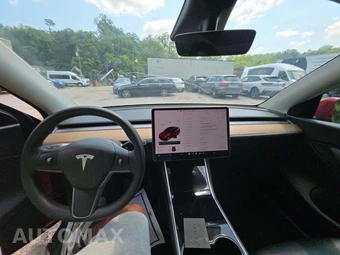2021 Tesla Model Y Standard Range - miniatura 10
