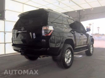 2021 Toyota 4Runner SR5 – miniatura 4