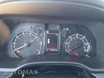 2021 Toyota 4Runner SR5 - miniatura 12