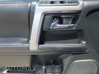2021 Toyota 4Runner SR5 - miniatura 9