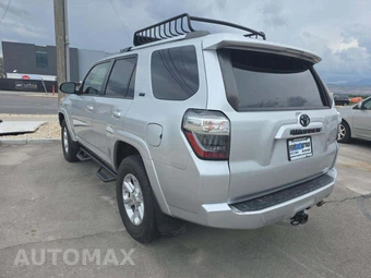 2021 Toyota 4Runner SR5 - miniatura 2