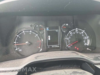 2021 Toyota 4Runner SR5 - miniatura 9
