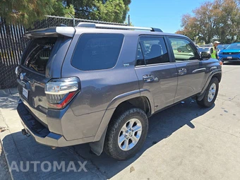 2021 Toyota 4Runner SR5 - miniatura 4