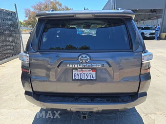 2021 Toyota 4Runner SR5 - miniatura 5
