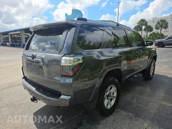 2021 Toyota 4Runner SR5 - miniatura 4