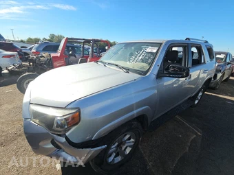2021 Toyota 4Runner SR5 - miniatura 2