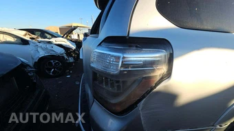 2021 Toyota 4Runner SR5 - miniatura 24