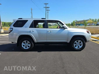 2021 Toyota 4Runner SR5 – miniatura 4