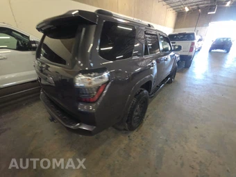 2021 Toyota 4Runner SR5 - miniatura 4