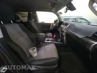 2021 Toyota 4Runner SR5 - miniatura 8