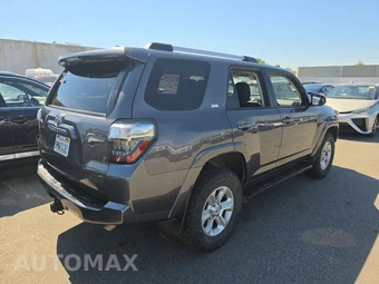 2021 Toyota 4Runner SR5 – miniatura 4