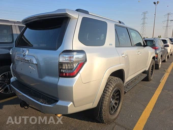 2021 Toyota 4Runner SR5 - miniatura 4