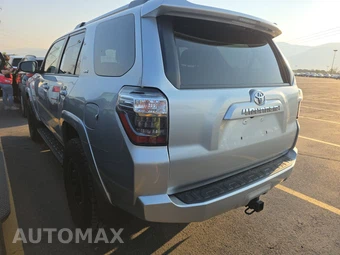 2021 Toyota 4Runner SR5 - miniatura 6