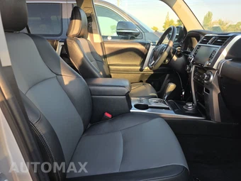 2021 Toyota 4Runner SR5 - miniatura 8