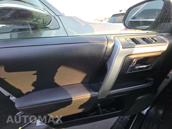 2021 Toyota 4Runner SR5 - miniatura 9