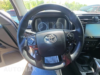 2021 Toyota 4Runner SR5 – miniatura 10