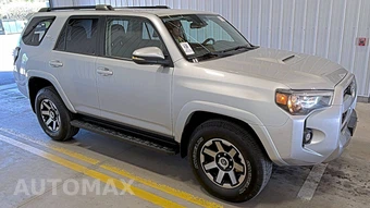 2021 Toyota 4Runner SR5 – miniatura 3