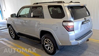 2021 Toyota 4Runner SR5 – miniatura 6