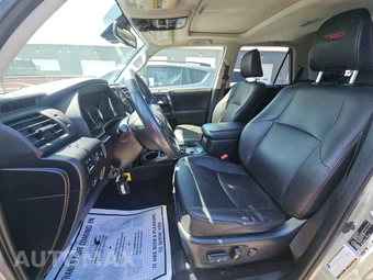 2021 Toyota 4Runner SR5 – miniatura 7